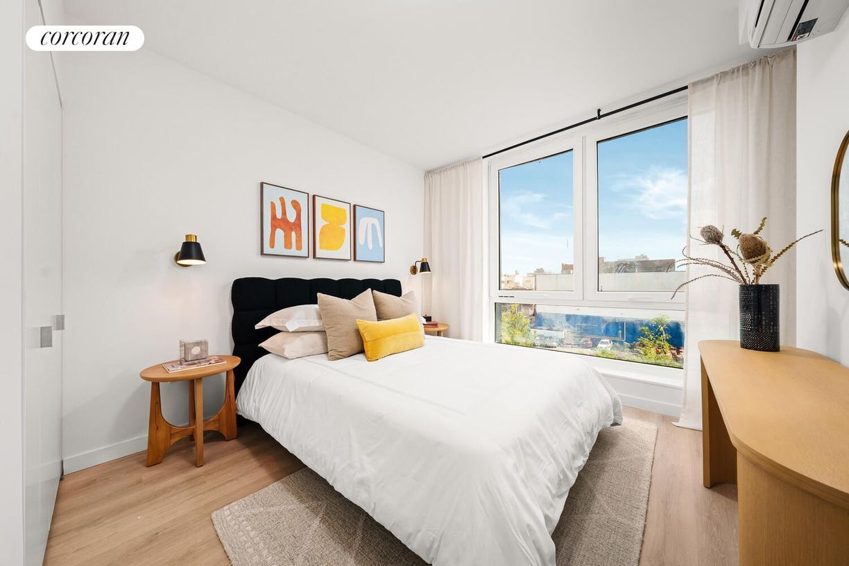 Building Photo - 733 Myrtle Ave