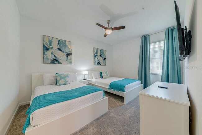 Building Photo - 9327 Sommerset Hills Dr