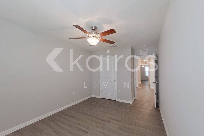 Building Photo - 8590 SW 43rd Ter