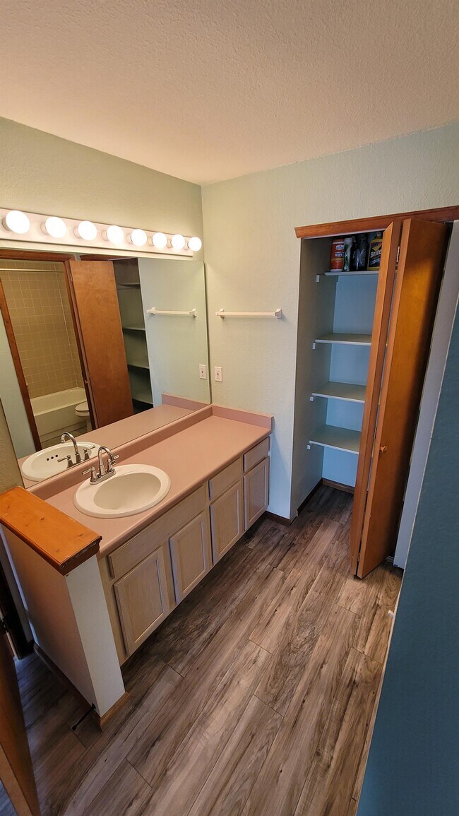 Building Photo - 4555 Sentinel Rock Terrace