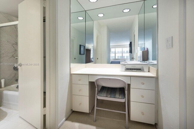 Building Photo - 4010 Galt Ocean Dr
