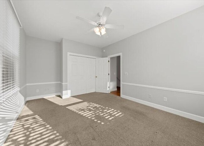 Building Photo - 2 Bedroom, 2.5 Bath Condo in Harleston Village of Downtown Charleston!