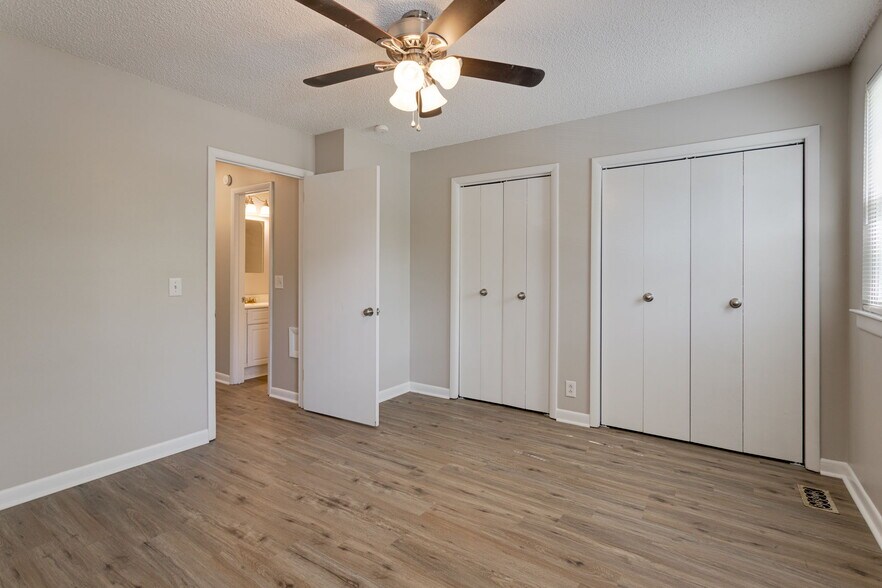 Building Photo - 241 Colt Dr B