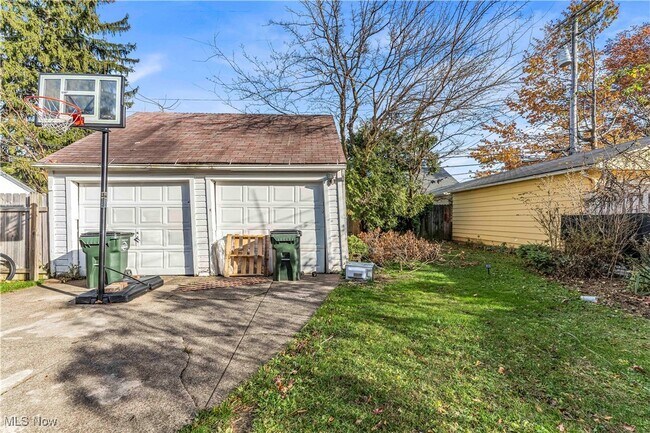 Building Photo - 6151 Wareham Dr