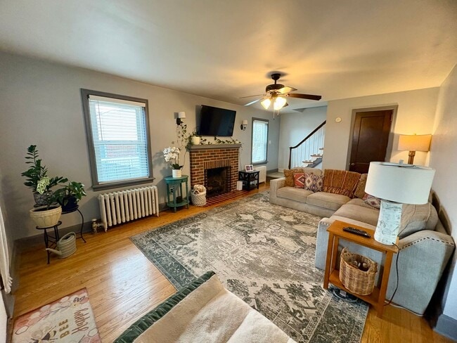 Building Photo - 3 Bedroom 1 Bathroom in Harrisburg!