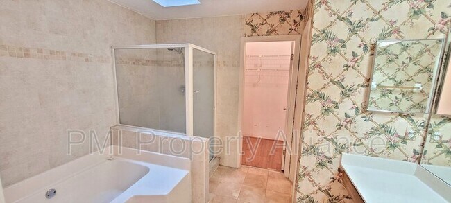 Building Photo - 2894 Donaldson Dr