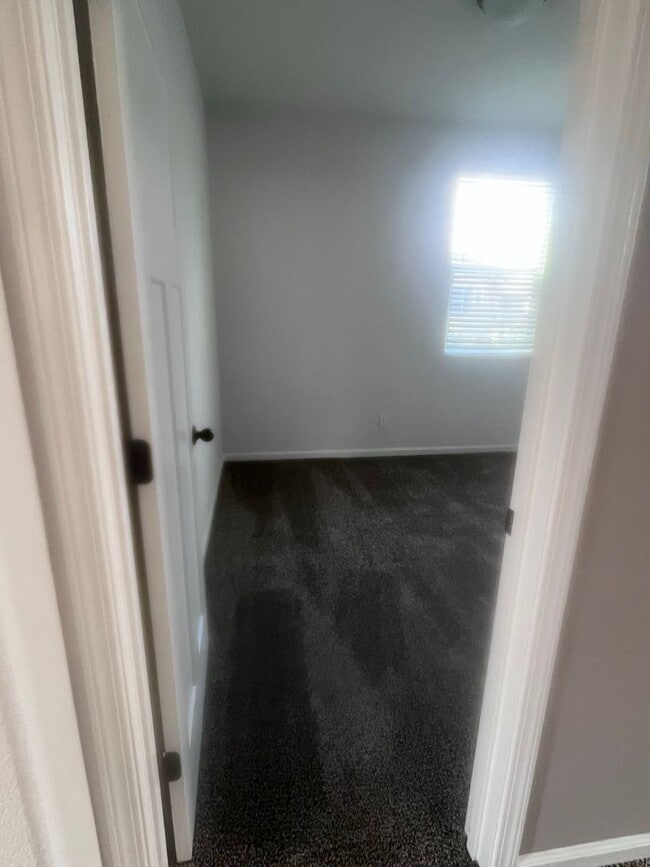 Building Photo - Riverbank!