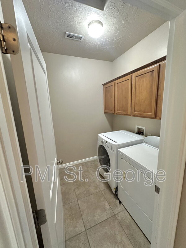 Building Photo - 508 N 2480 W