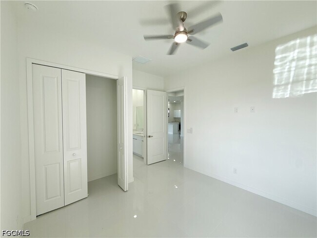 Building Photo - 4238 NW 34th Terrace