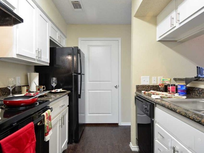 Building Photo - 315 Belmont St