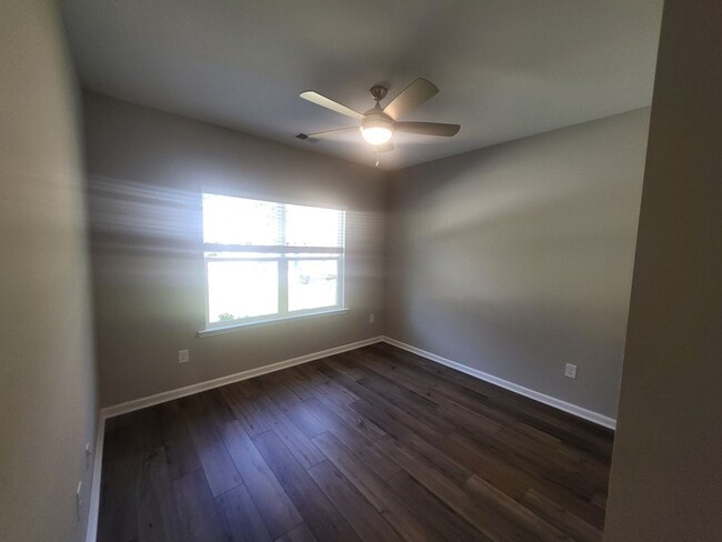 Building Photo - Beautiful New Build 3 Bedroom Home