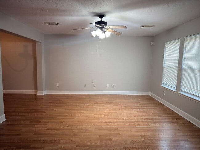 Building Photo - 17610 Manchester Point Ln