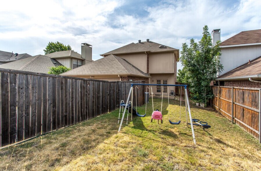 Building Photo - 807 Burr Oak Dr