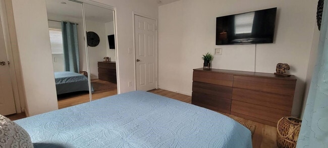 Building Photo - 4154 SW 49th St