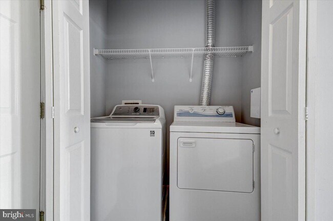 Building Photo - 11575 Cavalier Landing Ct