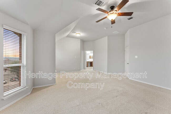 Building Photo - 11 Sable Valley