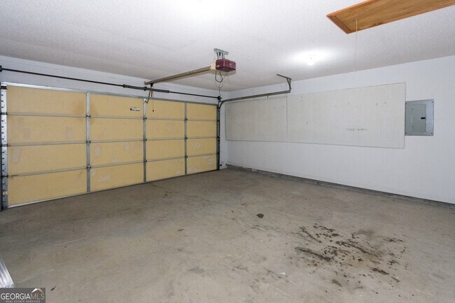 Building Photo - 2804 James Henry Dr