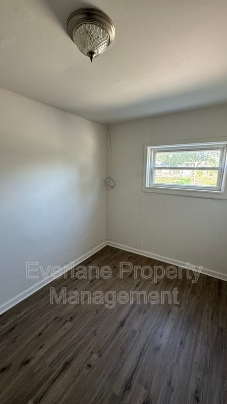 Building Photo - 1378 S 8th St