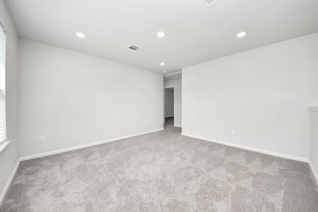 Building Photo - 16489 Moss Ln
