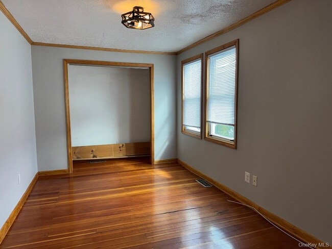 Building Photo - 16 Lake Ave