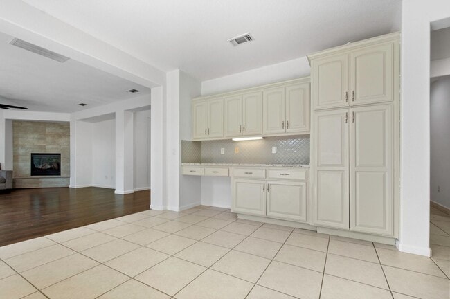Building Photo - 991 Zephyr Ct