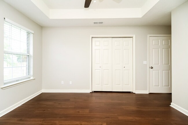 Building Photo - 617 Freedom Ct