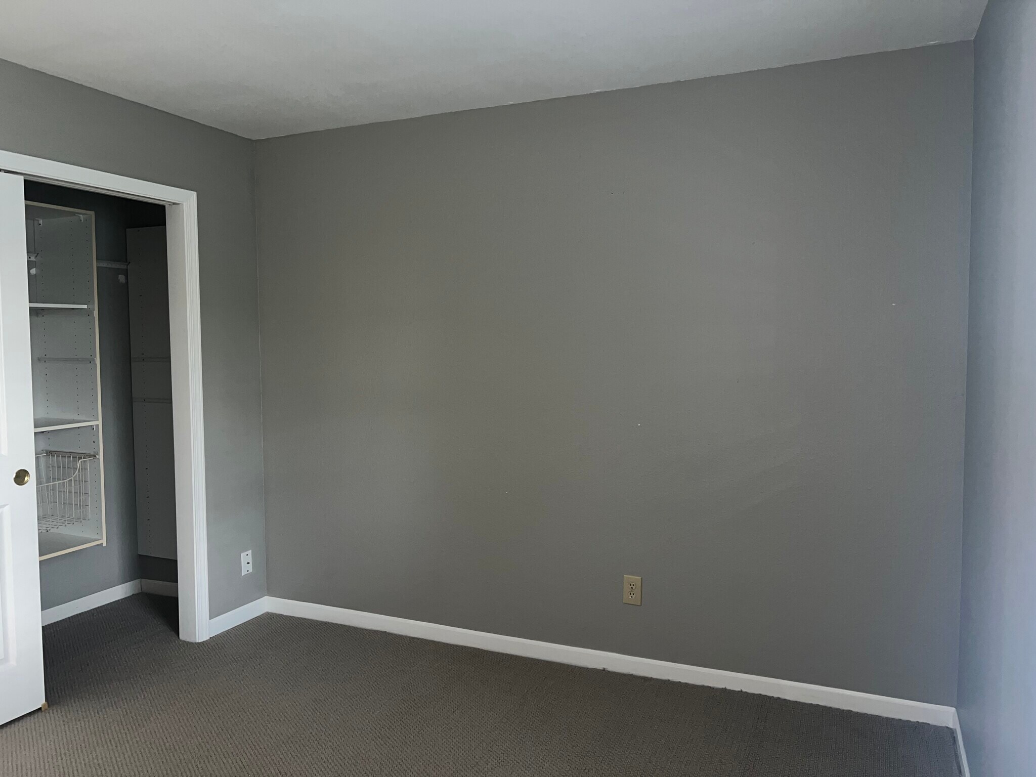 Guest Bedroom 1 - 227 Lakemoore St