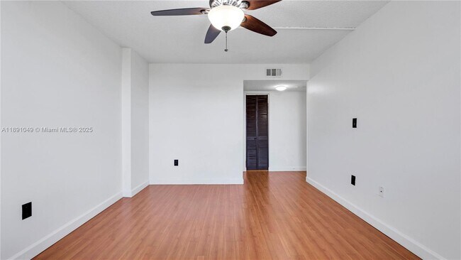 Building Photo - 13000 SW 92nd Ave