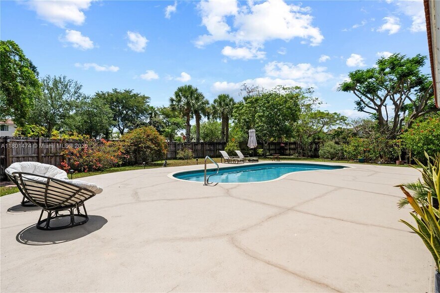 Building Photo - 4671 SW 155th Pl