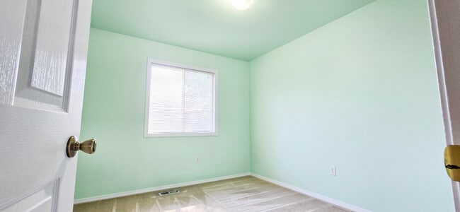 Building Photo - 5875 S Hollyhock Way
