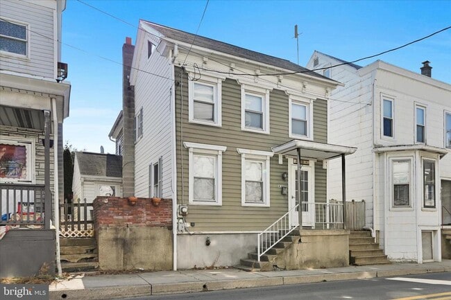 Building Photo - 430 E Main St