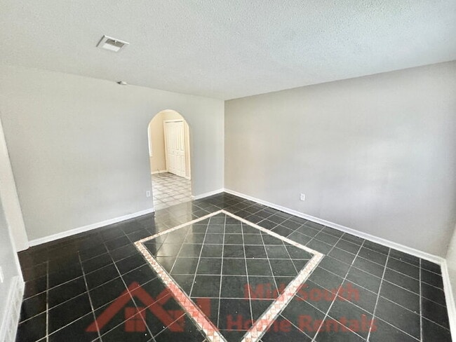 Building Photo - 3353 Elk Point Dr