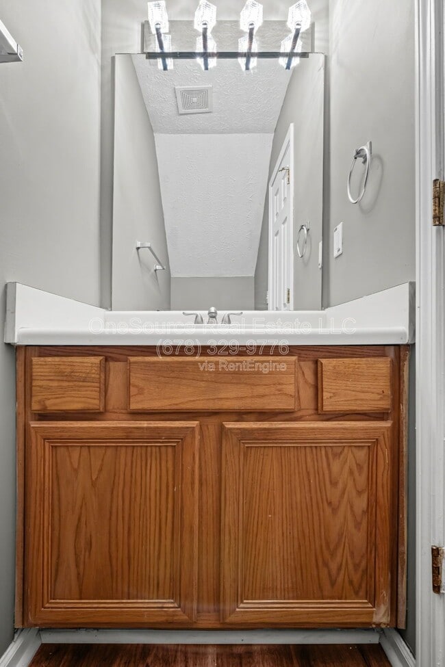 Building Photo - 1892 Lakestone Way