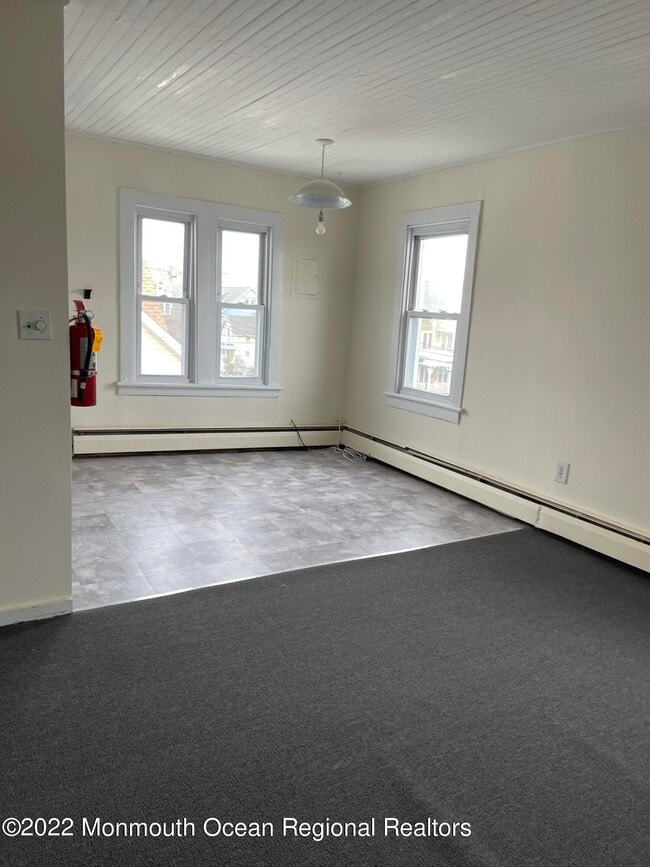 Building Photo - 43 Webb Ave