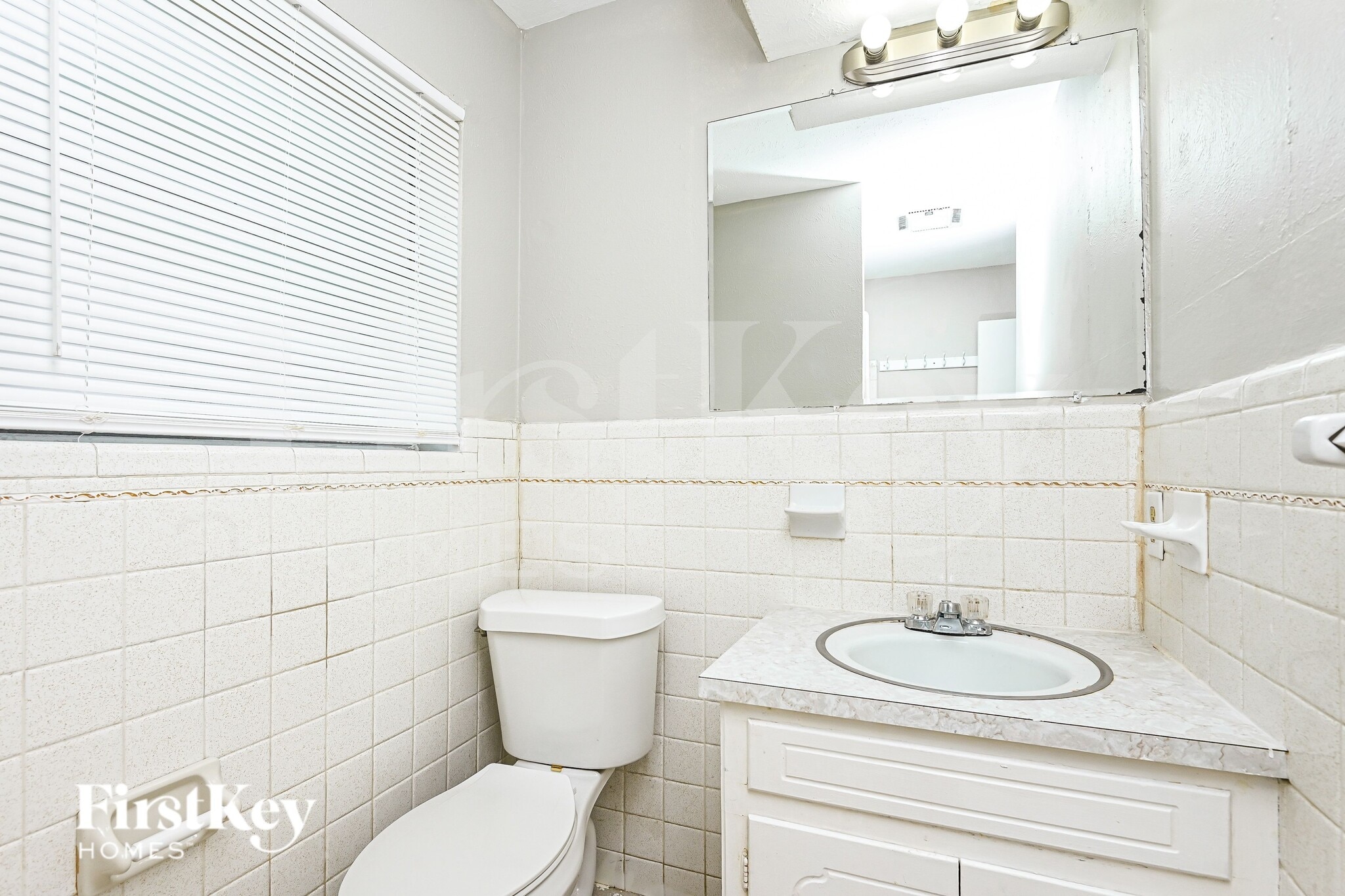 Building Photo - 2908 Portales Dr