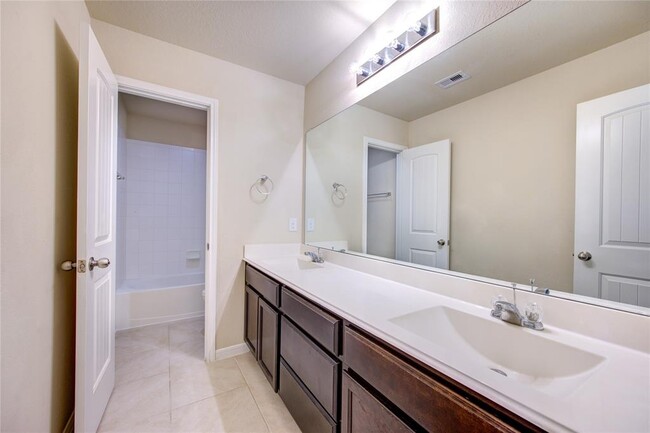 Building Photo - 2915 Iron Range Ct