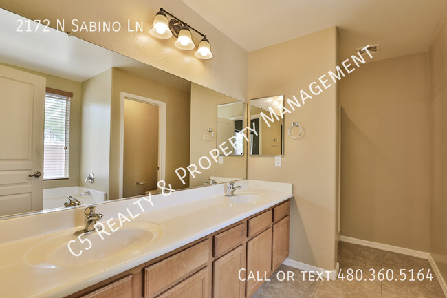 Building Photo - 2172 Sabino Ln