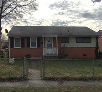 Building Photo - 2106 Royall Ave