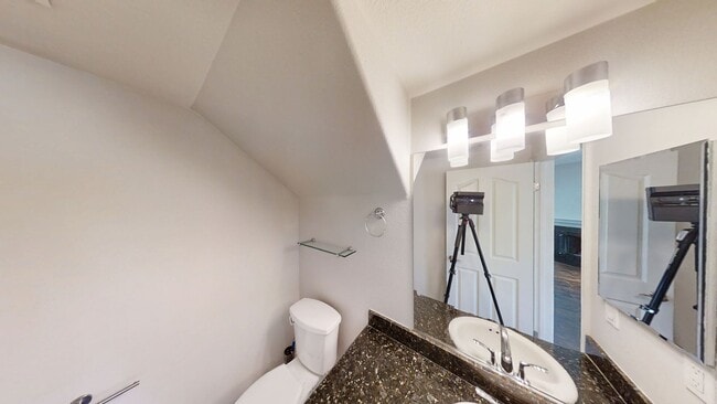 Building Photo - Beautiful 2 bed 2 1/2 bath Condo in Redlands, Ca.