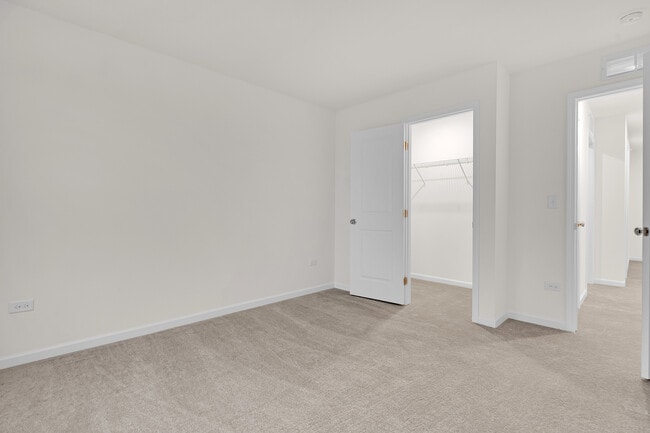 Building Photo - 5913 Hawkweed Dr