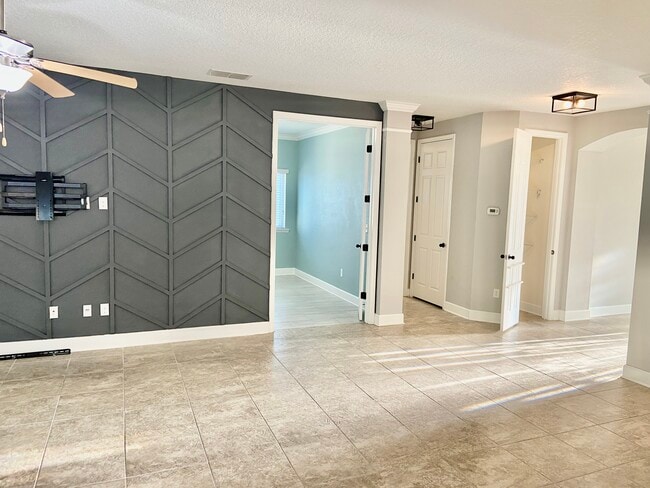 Building Photo - 30 Paradise Valley Dr