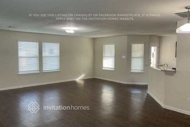 Building Photo - 6111 El Oro Dr