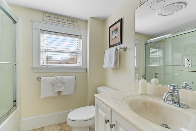 Building Photo - 181 Main St