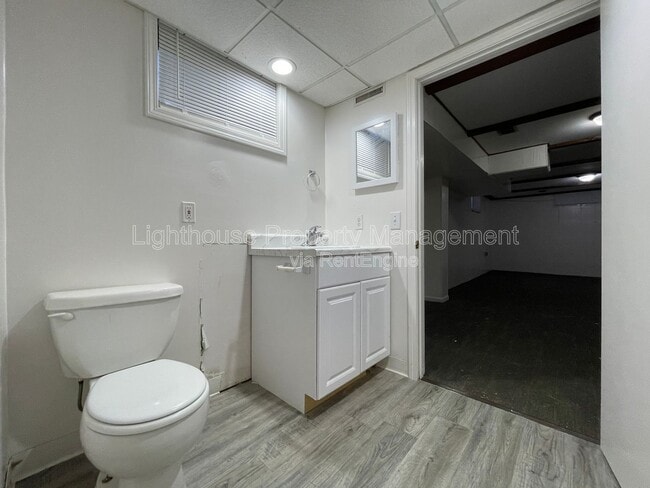Building Photo - 1348 Carriage Hill Dr SE