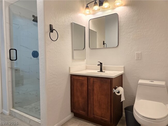 Building Photo - 6868 Sky Pointe Dr