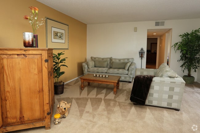 club royale rialto ca apartment finder