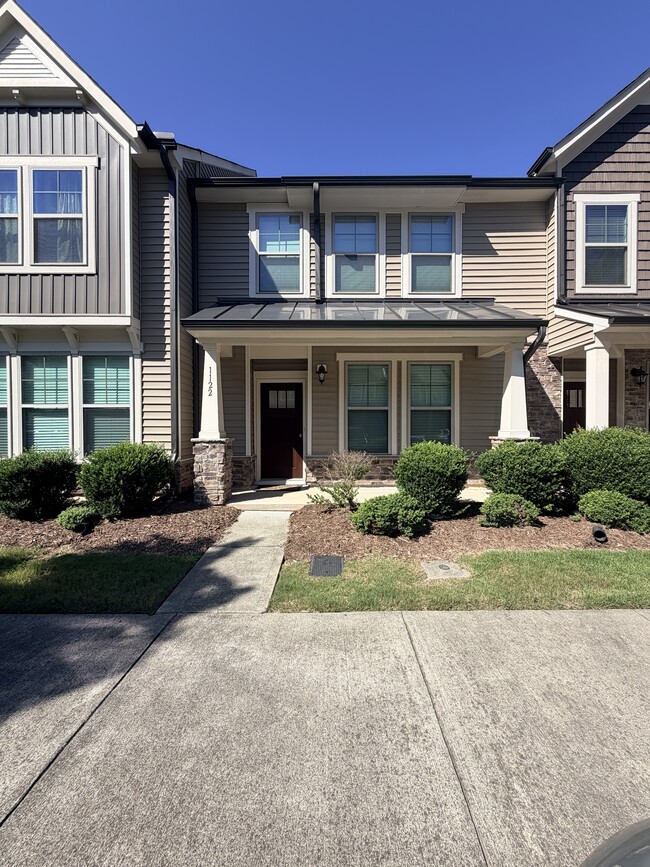 Building Photo - 1122 Midtowne Way