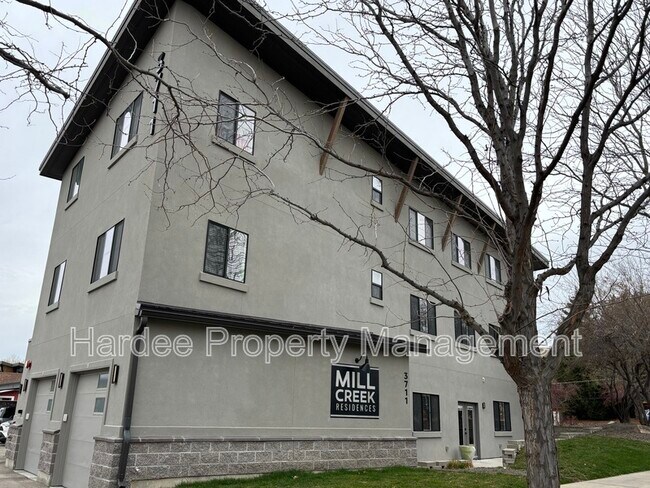 Building Photo - 3711 S Council Spring Rd