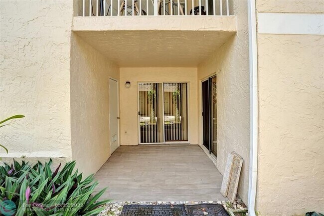 Building Photo - 12215 Royal Palm Blvd