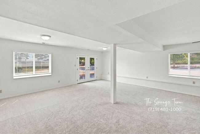 Building Photo - 1239 Suncrest Way